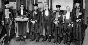 Die jährliche Zeremonie der Wahl eines neuen Meisters der Saddlers Company, London, 1926-1927