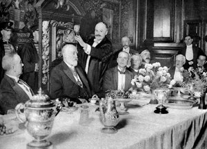 Die Krönung des Meisters der Girdlers Company, London