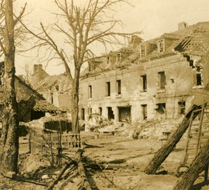 Die Glashütte in Soissons, Nordfrankreich, ca. 1914-1918 von Unbekannt