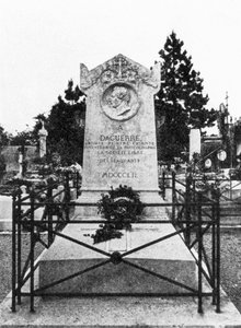 Grabstein von Louis Daguerre, französischer Fotopionier