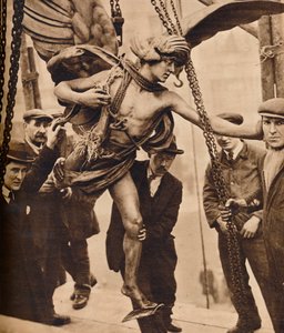 Die Entfernung von Eros, 1925, 1938 von Unbekannt