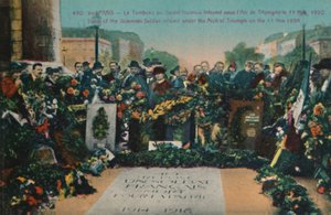 Grab des unbekannten Soldaten unter dem Arc de Triomphe beigesetzt am 11. November 1920, Paris, ca. 1920