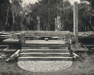 Treppe mit Darstellung von Erdgeistern, wahrscheinlich Zugang zu einem heiligen Bobaum, Anuradhapura von Unbekannt
