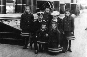Zar Nikolaus II. und Zarin Alexandra von Russland und ihre Kinder, 1907 von Unbekannt