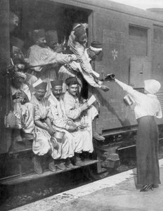 Türkische Schützen auf dem Weg zur Front mit dem Zug, 1914