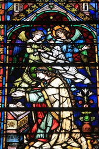 Jungfrau Maria. Details. Krönung der Jungfrau. Glasfenster von Frantz Mayer de Munick 1884. Kapelle Notre Dame de la Ronde. Stephansdom von Metz, Metz, Frankreich