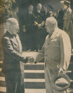 Herzlicher Händedruck zwischen Premier und Präsident, 1945