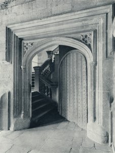 Waynfletes Nordtür, mit der Treppe aus dem 17. Jahrhundert zur Oberen Schule und Antechapel, 1926