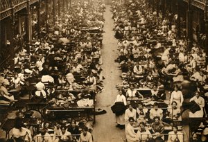 Frauen, die in der königlichen Armeebekleidungsfabrik arbeiten, Erster Weltkrieg, 1914-1918, 1933