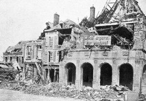 Zerstörtes Gebäude, Grande Place, Peronne, Frankreich, Erster Weltkrieg, 1917, um 1920
