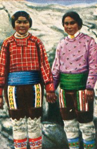 Junge Inuit-Frauen, Grönland, ca. 1928 von Unbekannt