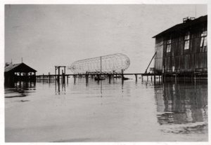 Zeppelin LZ 6 im Bau, Deutschland, 1909-1933 von Unbekannt
