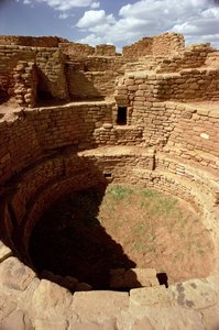 Eingang zu einer Kiva, gebaut ca. 11.-14. Jahrhundert von Unbekannt Unbekannt