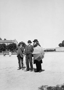Giuseppe Verdi vor der Casa Verdi