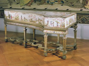 Cembalo, Chinoiserie-Figuren auf weißem Lackhintergrund von der Dagly-Werkstatt, möglicherweise Gerard Dagly, 1710