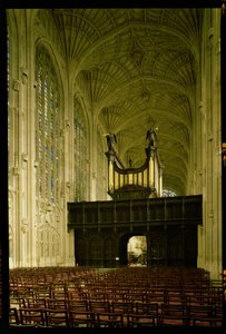 Kings College Chapel, Innenansicht mit Fächergewölbe und Orgel, 15. Jahrhundert, Cambridge, UK