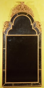 Queen Anne vergoldeter Pierglasspiegel von Unbekannt Unbekannt