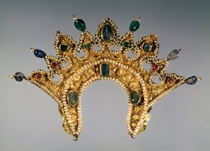 Russisches Diadem, Gold mit Perlen und Halbedelsteinen besetzt, frühes 17. Jahrhundert von Unbekannt Unbekannt