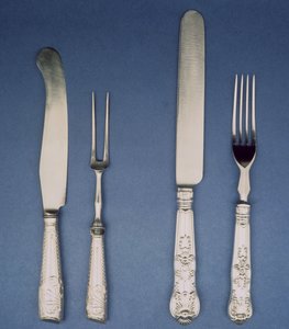 Silbermesser und -gabel, Sheffield, ca. 1780 und spätere Version 1835, von Atkin und Oxley