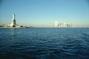 Ansicht der Freiheitsstatue und des südlichen Endes der Insel Manhattan