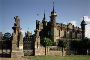 Blick auf den Eingang des Hauses von Nordwesten, Knebworth House, Hertfordshire