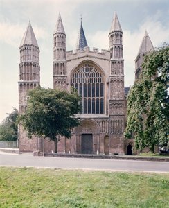 Ansicht der Westfassade der Rochester Kathedrale, erbaut ca. 1150 von Unbekannt Unbekannt