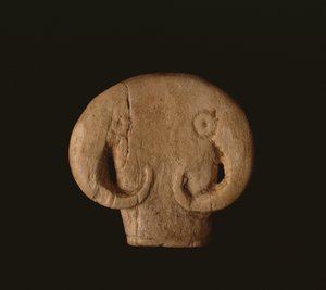 Stierkopf-Amulett, prädynastisches Ägypten, Naqada IIa, ca. 3500 v. Chr. von Unbekannt