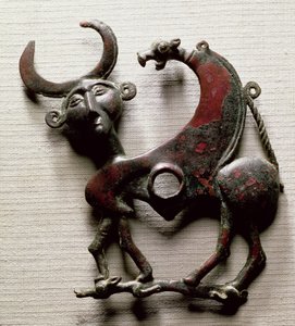 Wangenstück eines Pferdegebisses in Form eines menschenköpfigen Tieres, aus Luristan, Westiran, ca. 800-700 v. Chr. von Unbekannt