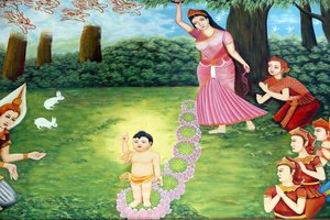 Chua Tu Quang buddhistischer Tempel. Prinz Siddhartha Gautama, Buddha als Kind. Es wird gesagt, dass das Kind voll wach geboren wurde. Er konnte sprechen und sagte seiner Mutter, dass er gekommen sei, um die gesamte Menschheit vom Leiden zu befreien. Vung 