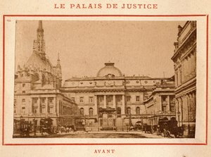 Kommune von Paris (1871): Blick auf den Justizpalast in Paris vor seinem Brand im Mai 1871. Fotografie von Pierre Pepetit. von Unbekannt