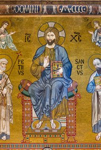 Gegenfassade: Mosaik "Majestät Christi thronend zwischen den Heiligen Petrus und Paulus", 12. Jahrhundert, Die Palatinkapelle, Der Königspalast oder Palazzo dei Normanni (Palast der Normannen), Palermo, Sizilien, Italien