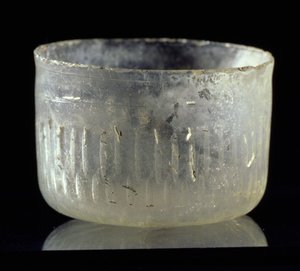 Becher mit Radschliffdekoration, aus Syrien oder Ägypten, islamische Zeit, ca. 900 n. Chr. von Unbekannt