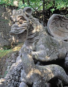 Drache greift Löwen an (Detail), Skulptur aus den Gärten des Parco dei Mostri (Monsterpark), angelegt zwischen 1550-63 vom Herzog von Orsini, nach Entwürfen von Giacomo Barozzi da Vignola (1507-73)