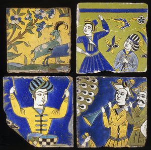 Vier Saffavid cuerda seca Fliesen, die zwei Steinböcke und die Figuren von Musikern und Tänzern darstellen, ca. 1600