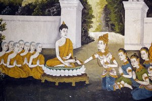 Fresko, das eine Szene aus dem Leben des Buddha darstellt, im Wat Phra Doi Suthep, Chiang Mai. Buddha empfängt Almosen. Thailand