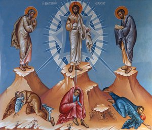 Fresko in der Heilig-Kreuz-Kirche, Pedoulas. Die Verklärung, Christus verklärt zwischen Elia und Mose, die die Gesetzestafeln halten. Zu ihren Füßen die Apostel Jakobus, Johannes und Petrus, Pedoulas, Zypern von Unbekannt