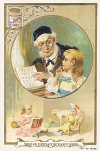 Lesen mit Großvater. Chromolithographische Werbung, die in einem kreisförmigen Rahmen eine ältere Person und ein kleines Kind an seiner Seite darstellt. Unten im Bild ein sitzendes Mädchen, umgeben von Spielzeug. Herausgegeben von Compagnie Liebig, Paris,  von Unbekannt