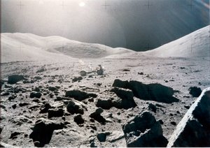 Bemannter Raumflug, USA, Apollo 15 Panoramablick auf die Mondoberfläche, Apollo 15 von Unbekannt