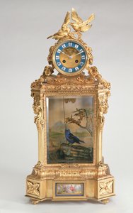 Kaminuhr, porzellanmontiertes Ormolu, mit singendem Vogelautomaten, französisch von Unbekannt
