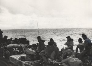 Marines des 41. (RM) Kommandos an Bord der LCT (Landing Craft Tank) 532, Annäherung an Westkapelle während der Landungen in Walcheren, Niederlande