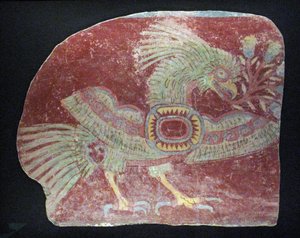 Wandfragment eines allegorischen Quetzals, Frühklassische Periode, 200-600 n. Chr.