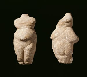 Neolithische Steopagus-Dame, Vorder- und Seitenansicht, Avaritsa (Meliteia) in Thessalien, Griechenland, 6000-5200 v. Chr. von Unbekannt