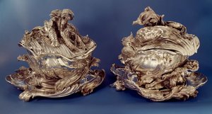 Paar Suppenterrinen für die Herzogin von Kingston von Juste Aurele Meissonier von Unbekannt