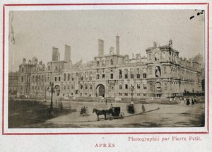 Pariser Kommune (1871): Ansicht des Hôtel de Ville in Paris nach dem Brand im Mai 1871