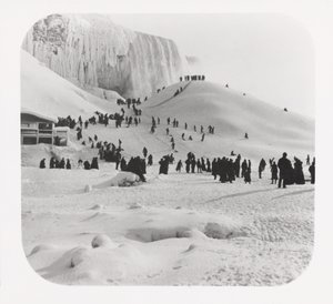 Menschen genießen den Schnee