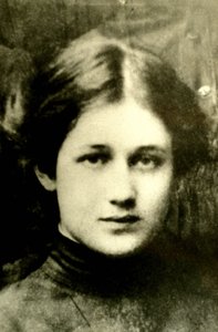 Porträt der russischen Dichterin Anna Achmatowa (1889-1966). von Unbekannt