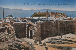 Postkarte mit Bab Quinnasrin und der Zitadelle in Aleppo, ca. 1920