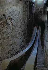 Überreste des Sextanten aus Ulugh Begs Observatorium, Timuridenzeit, gebaut 1420 (Foto) von Unbekannt