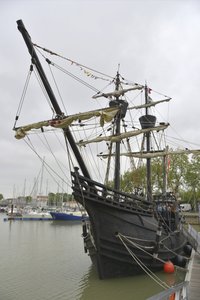 Replik der Karacke „Neo Victoria“ von Magellan während der ersten Weltumsegelung von Unbekannter Künstler