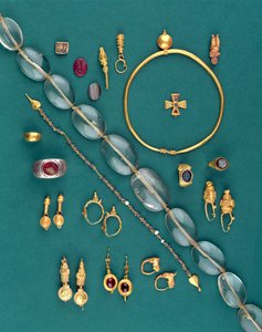Auswahl an römischem, byzantinischem und achämenidischem Schmuck, von ca. 1000 v. Chr. bis 7. Jahrhundert n. Chr. von Unbekannt